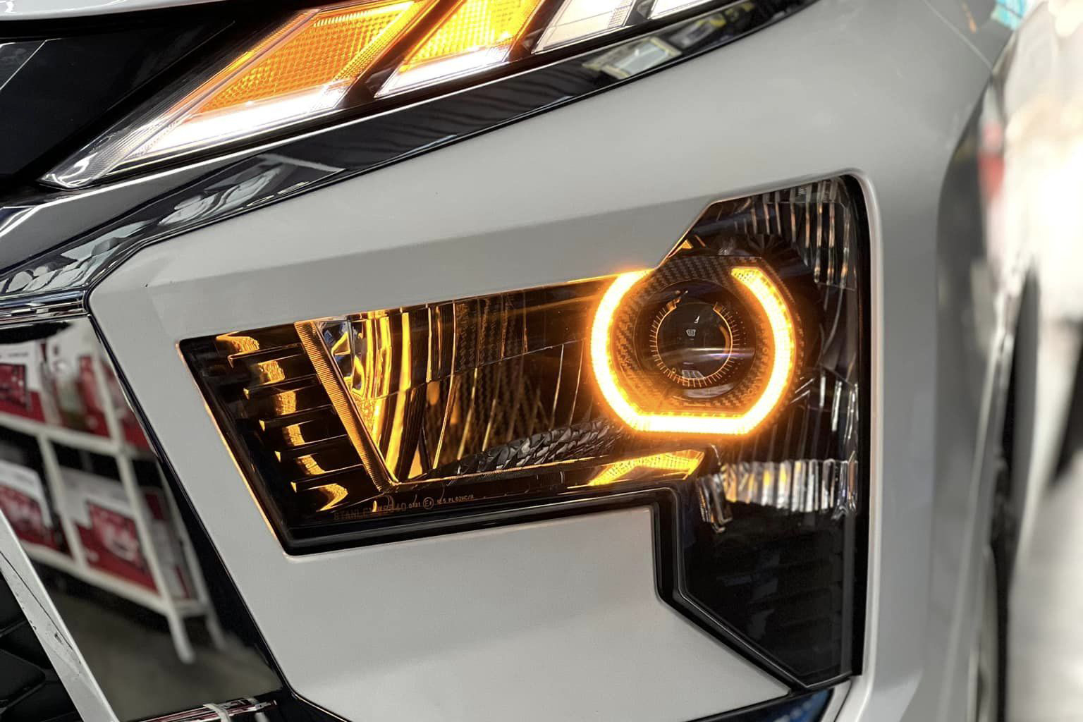 Mitsubishi Xpander độ đèn Bi LED X-Light V20 9+1+1 và bi Gầm GTR G1 Ultra